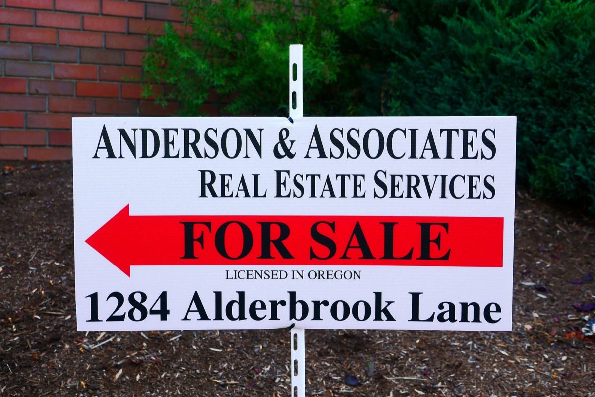 A real estate "For Sale" sign (file photo).